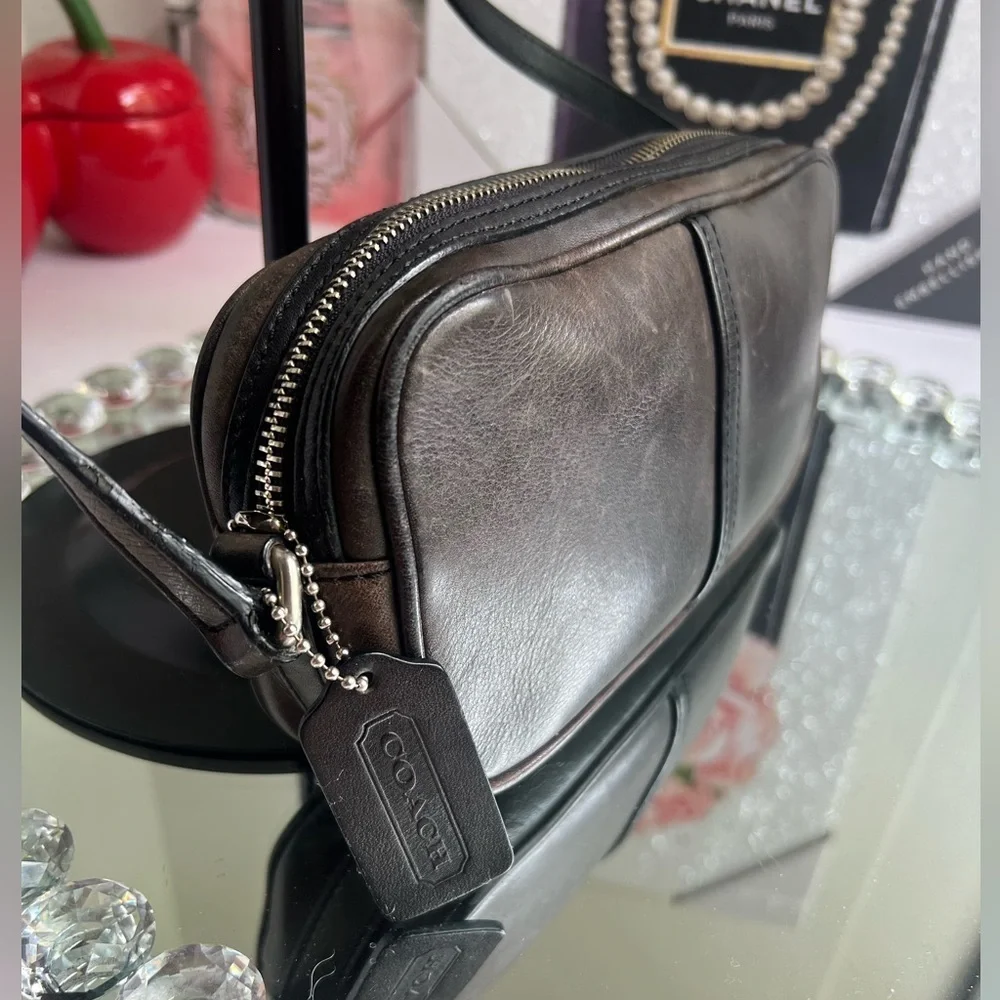 COACH vintage dark brown Leather  crossbody bag